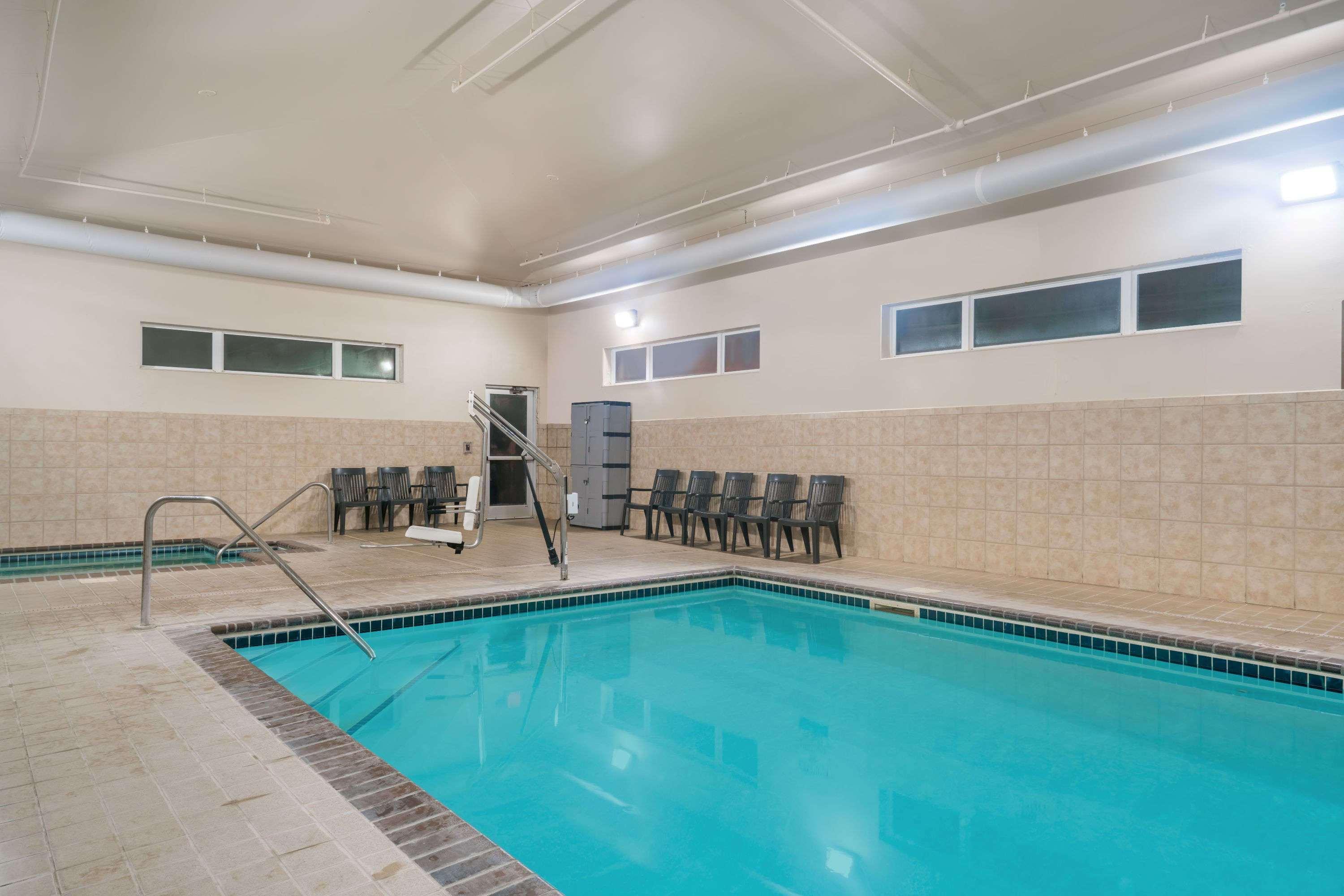 Microtel Inn & Suites By Wyndham Springfield Bagian luar foto
