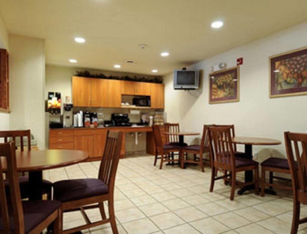 Microtel Inn & Suites By Wyndham Springfield Bagian luar foto